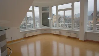 Expose Tolle Penthouse-Maisonette-Wohnung mit Balkon und Terrasse