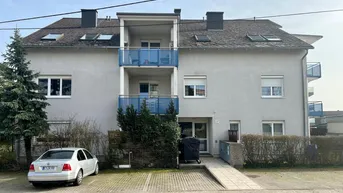 Expose 2-Zimmer-Dachgeschoss-Wohnung mit Balkon und Parkplatz zu verkaufen