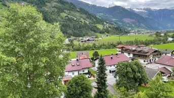 Expose Dachgeschosswohnung in schöner Lage