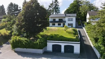 Expose Ein Haus – Zwei Lebensentwürfe: Für Generationen oder berufliche Nutzung unter einem Dach