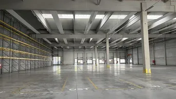 Expose Neuwertige Logistikfläche an der A1