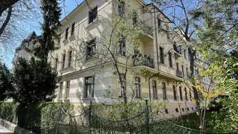 Expose Traumhafte Hochparterrewohnung mit kleinem hofseitigem Garten – Sanierungsbedürftig!