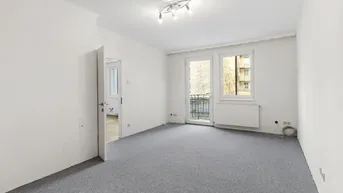 Expose Hofruhelage! Vielfältiger 3-Zimmer-60er-Jahre-Neubau mit kleinem Balkon