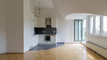 Expose Traumhafter Weitblick! Dachgeschoßwohnung in Grünruhelage!
