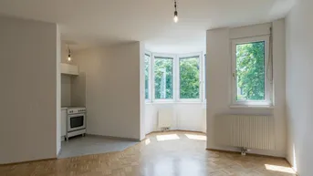 Expose TRAUMHAFTER GARTENBLICK! Kompakte Ein-Zimmer-Wohnung mit Erker im 3. Liftstock