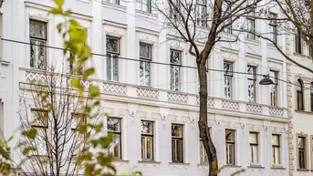 Expose Max-Winter-Platz 18 - Stilaltbau mit einzigartigem Parkblick