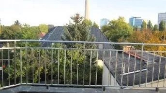 Expose DOPPELHAUSHÄLFTE MIT GARTEN