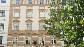 Expose STILVOLLES INNENSTADTBÜRO