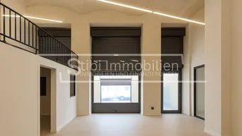 Expose Großvolumiger günstiger straßenseitiger Geschäftsraum mitsamt Keller nahe Schönbrunn -5m Raumhöhe !