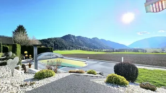 Expose Villa mit See- und Bergblick!