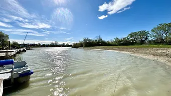 Expose Exklusives Seehaus mit direktem Seezugang im Seepark Halbinsel III, Weiden am See