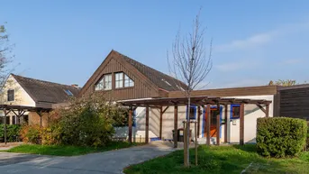 Expose Renovierungsbedürftiges Haus mit Grundstück am Wasser im Segelhafen West zu verkaufen