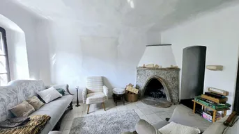 Expose Stilvoll wohnen in historischem Ambiente - Großzügiges Stadthaus mit Einliegerwohnung, Kamin, Garten, Pool &amp; Stadtmauerblick