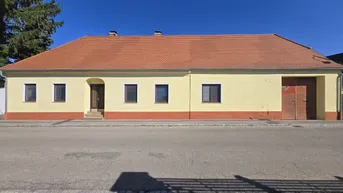Expose Wohnen, Arbeiten, Genießen – vielseitiges Zuhause in Vierkanthof-Struktur mit begrüntem Innenhof und großer Einfahrt