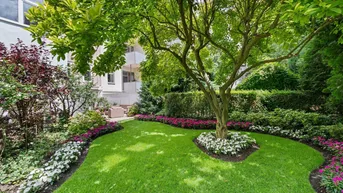 Expose Großzügige Gartenwohnung mit eigenem Pool, 25m² Souterrain und 100m² Eigengarten