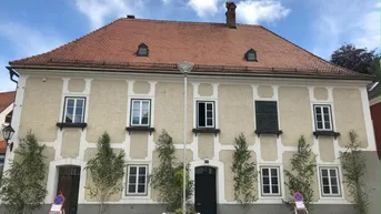 Expose Historisches Herrenhaus mit kleinem Garten