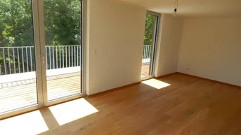 Expose Exclusive Villa mit eigenem Lift im Haus, Pool und Grünblick - Neubau Erstbezug