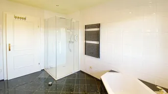 Expose Perfekter Familiensitz! - Bungalow in Ruhelage mit großem Garten, Pool &amp; Schwimmteich
