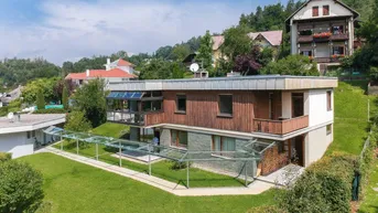 Expose „Architektenseeblickvilla“ mit separatem Appartement in Krumpendorf am Wörthersee