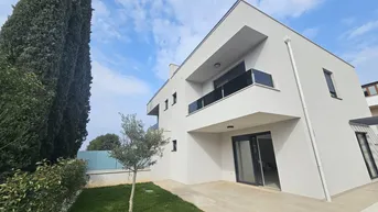Expose *** Erstbezug *** Doppelhaushälfte mit Dachterrasse in Strandnähe von Novigrad/ Istrien