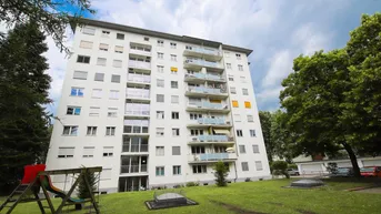 Expose Modernisierte &amp; zentral gelegene Dreizimmerwohnung Nahe Lendhafen