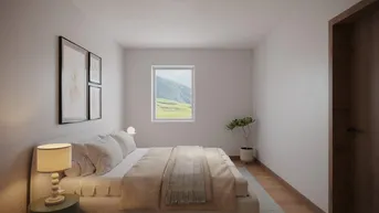 Gemütliches Schlafzimmer mit hellem Bett, Holzboden und Fenster mit grüner Aussicht.