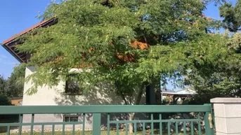 Expose Einfamilienhaus mit ca. 125 m² Wohnfläche + 80 m² Keller.