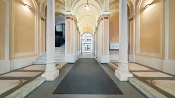Expose Elegante Altbauwohnung in revitalisiertem Palais in Zentrumsnähe