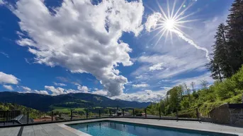Expose Luxus Penthouse mit Pool 3 Zimmer und Terrasse