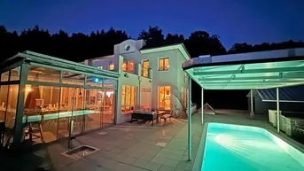 Expose Repräsentative Villa mit Wellnessoase in zentraler Lage
