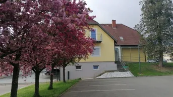 Expose NEUWERTIG moderne, barrierefreie 2ZI, sonniger S/W Balkon, Parkplatz
