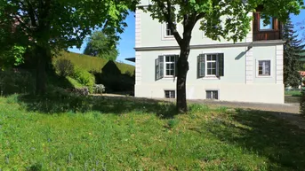 Expose Historische Altbau-Villa, sonnige 4ZI+Garten, 2 Parkplätze