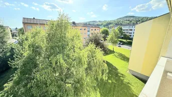 Expose NATURNAH, sonnige 3 ZI schöner Ausblick auf den Ring, Parkplatz