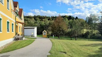 Expose Landhaus-Charme, sonnige 3 ZI mit Naturblick, Parkplatz