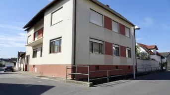 Expose Ein- oder Zwei-Familienhaus + Chance zum Gestalten + sonniger Garten
