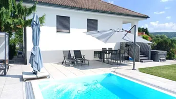 Expose BUNGALOW- STILVOLL WOHNEN mit liebvoll angelgten Garten &amp; Swimmingpool / PROVISIONSFREI