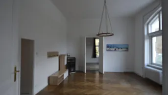 Expose Exklusives Wohnen mit Berg- und Stadtblick in vollsaniertem Haus in NÖ | 260m² für 980.000,00 €