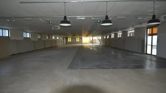 Expose Geschäftslokal mit Parkplatz