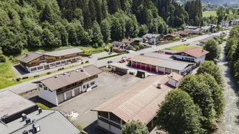 Expose Gewerbegrundstück mit Bürogebäude und Lagerhalle in Aurach bei Kitzbühel