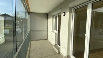 Expose Schöne Erdgeschosswohnung mit Terrasse und Loggia.