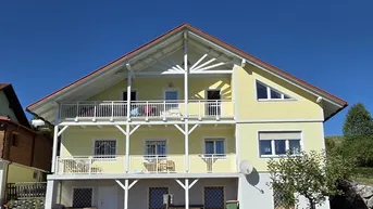 Expose Großzügiges Ein-/Zweifamilienhaus inmitten von Grün und Natur mit wunderbarer Aussicht