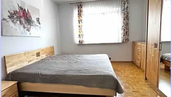 Expose **Schöne sanierte 2 Zimmer Wohnung** Balkon, Parkpl., Küche, möbliert ... ab sofort !