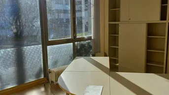 Expose HELLES, EBENERDIGES BÜRO *MÖBLIERT*