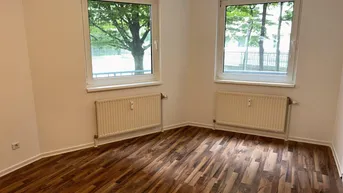 Expose 2-ZIMMER-WOHNUNG *AM WALDMÜLLERPARK*