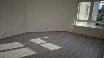 Expose 2-ZIMMER-WOHNUNG AM WALDMÜLLERPARK