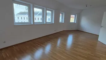 Expose 2-ZIMMER-DACHGESCHOSSWOHNUNG MIT TERRASSE UND EINBAUKÜCHE!