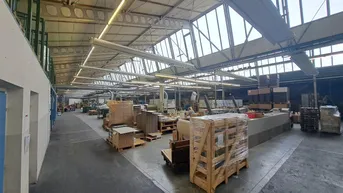 Expose A2 Baden: Effiziente Lagerhalle
