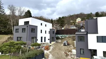 Expose PREISREDUKTION! EXKLUSIVE 4-5 ZIMMER DOPPELHAUSHÄLFTEN MIT FREIFLÄCHEN IN GRÜNRUHELAGE!