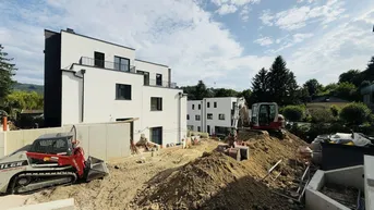 Expose PREISREDUKTION! EXKLUSIVE 4-5 ZIMMER DOPPELHAUSHÄLFTEN MIT FREIFLÄCHEN IN GRÜNRUHELAGE!