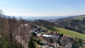 Expose Traumgrundstück in Altenberg mit unverbaubaren Linz- und Alpenblick